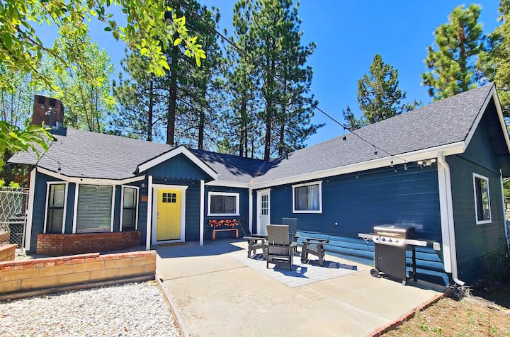 Badger Den - Walk To Village, Walk To Shops, Modern, Fenced Yard - Big Bear Lake, CA