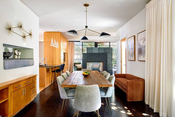 Chic 4BR with Fenced Yard, Walk to Dining, Parking gallery image 5