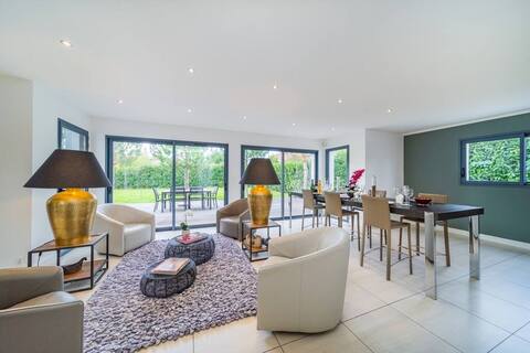 Dream 5BD Villa for Families / Geneva Centre 14KM