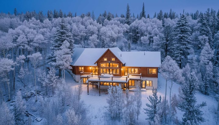 Custom Fairplay 3 Br | Hot Tub & Mountain Views - Fairplay, CO