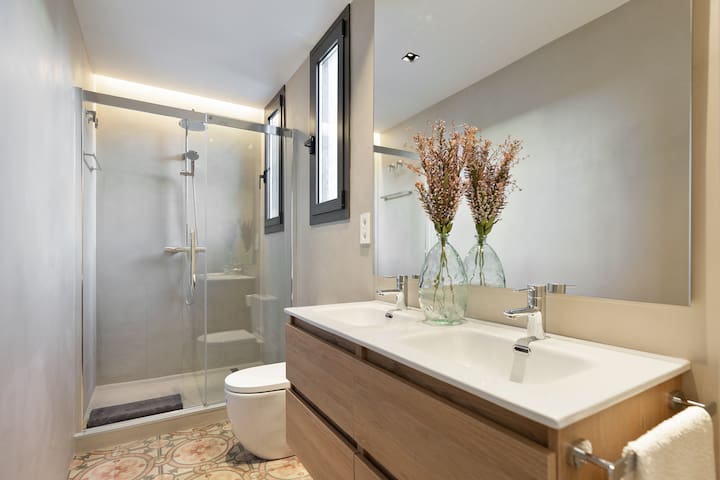 La Riera One gallery image 5