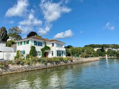 Pier House - Stunning Waterfront Home with Pool