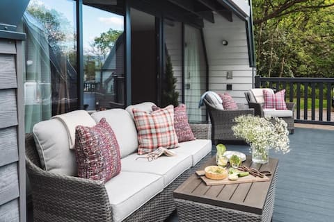 Isla Lodge - Loch Lomond - Hot Tub - Garden View