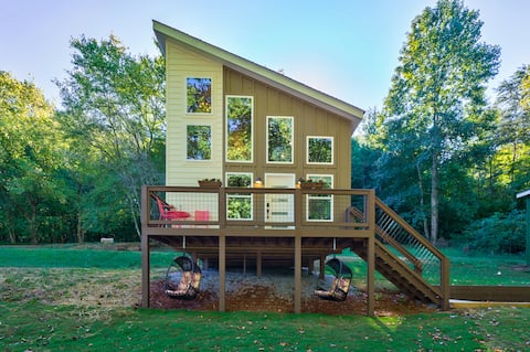 Dahlonega Mountain Trail Tiny Home *KING BED*