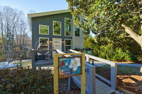 Dahlonega Magnolia Tree Tiny Home *King Bed*