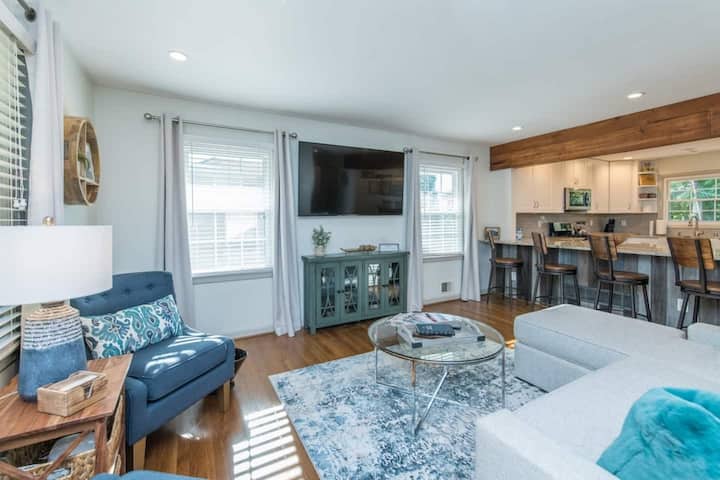 Walk To Kroger Field, 5 Beds - Lexington