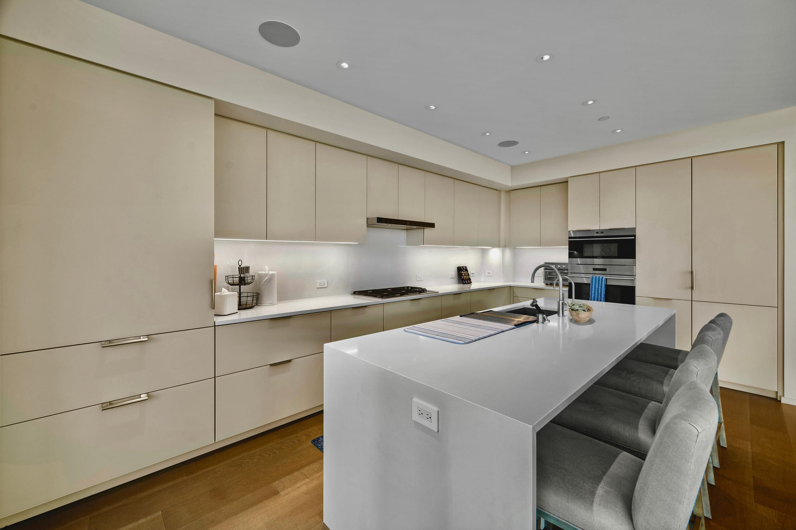 Park Lane 3300 - Image 7