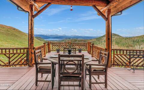 Luxury Lodge Retreat, 360 Views!
