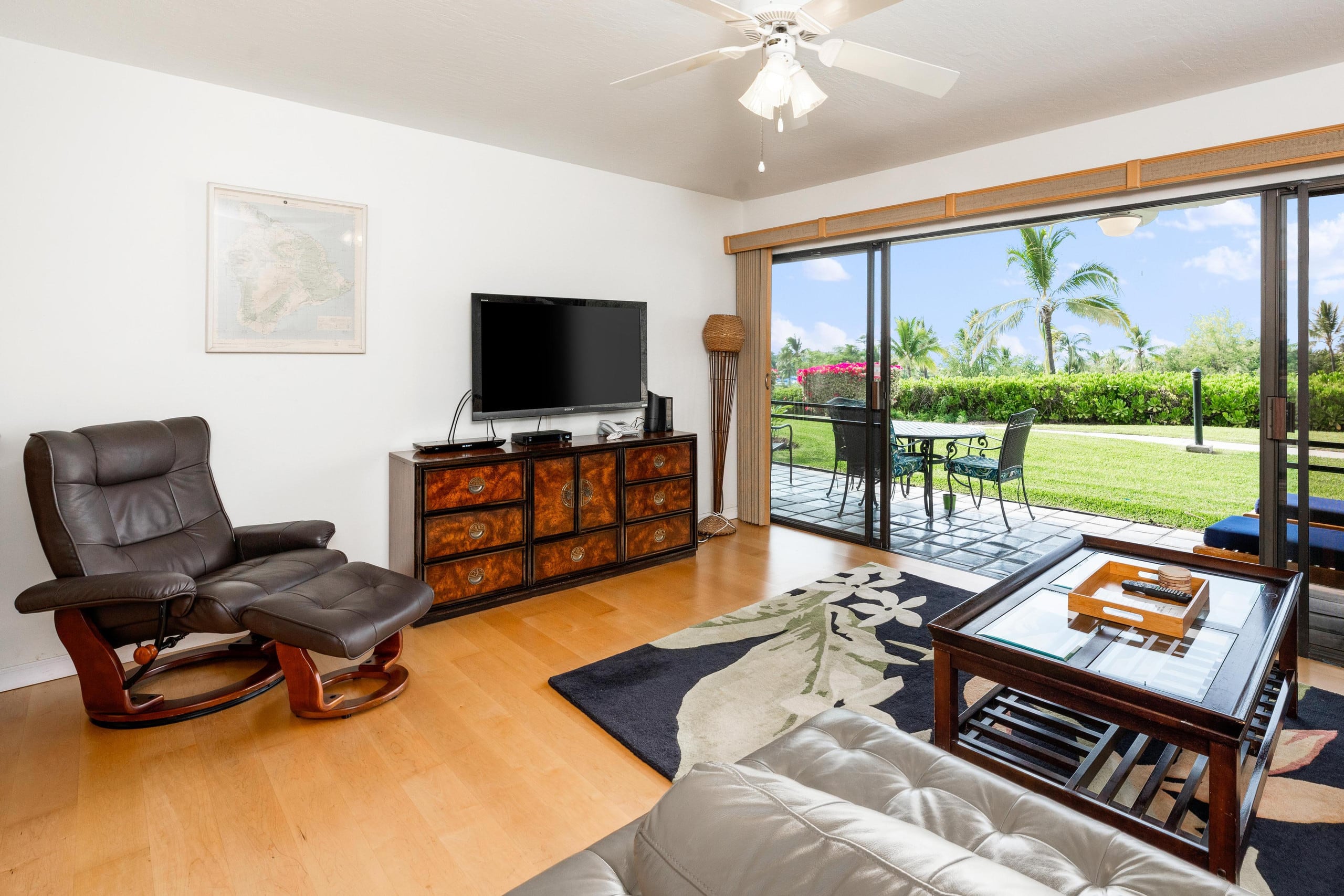Condo in Kailua-Kona · ★4.47 · 2 bedrooms · 3 beds · 2.5 baths - Image 26