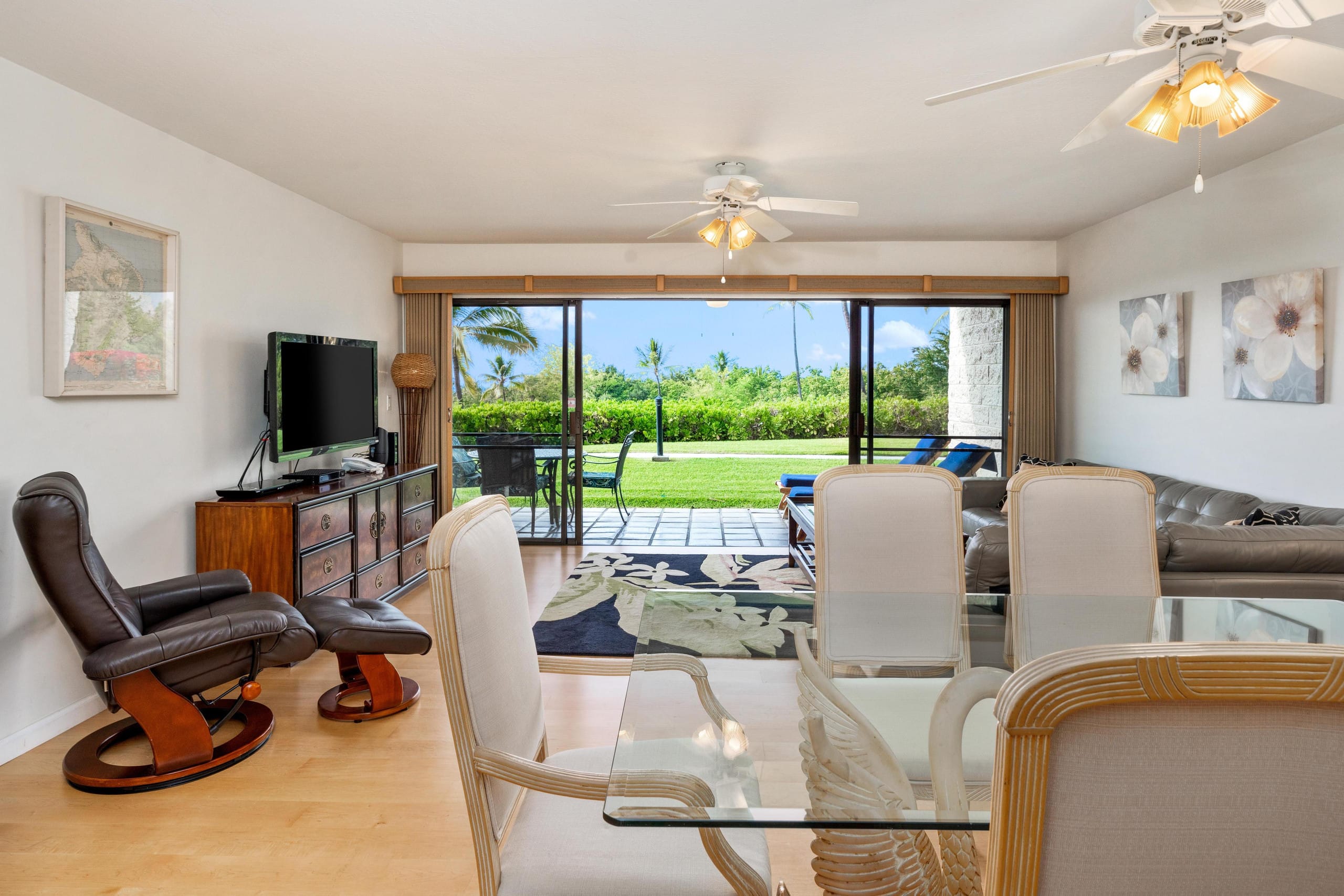 Condo in Kailua-Kona · ★4.47 · 2 bedrooms · 3 beds · 2.5 baths - Image 1