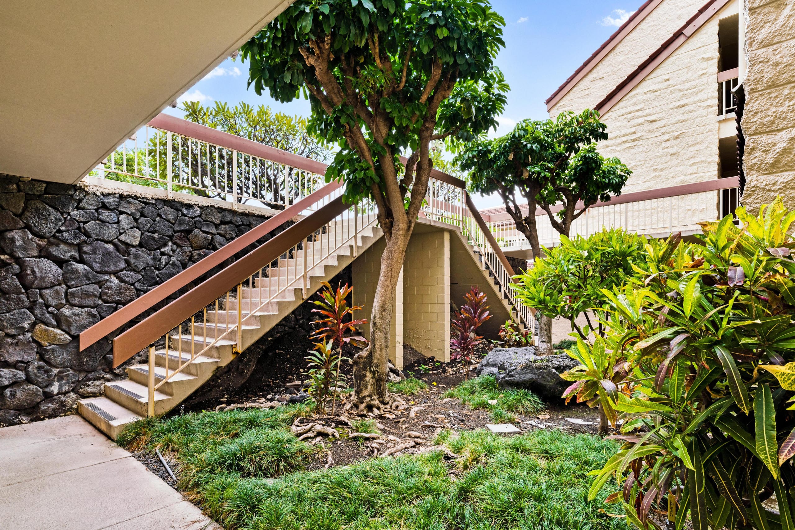 Condo in Kailua-Kona · ★4.47 · 2 bedrooms · 3 beds · 2.5 baths - Image 20