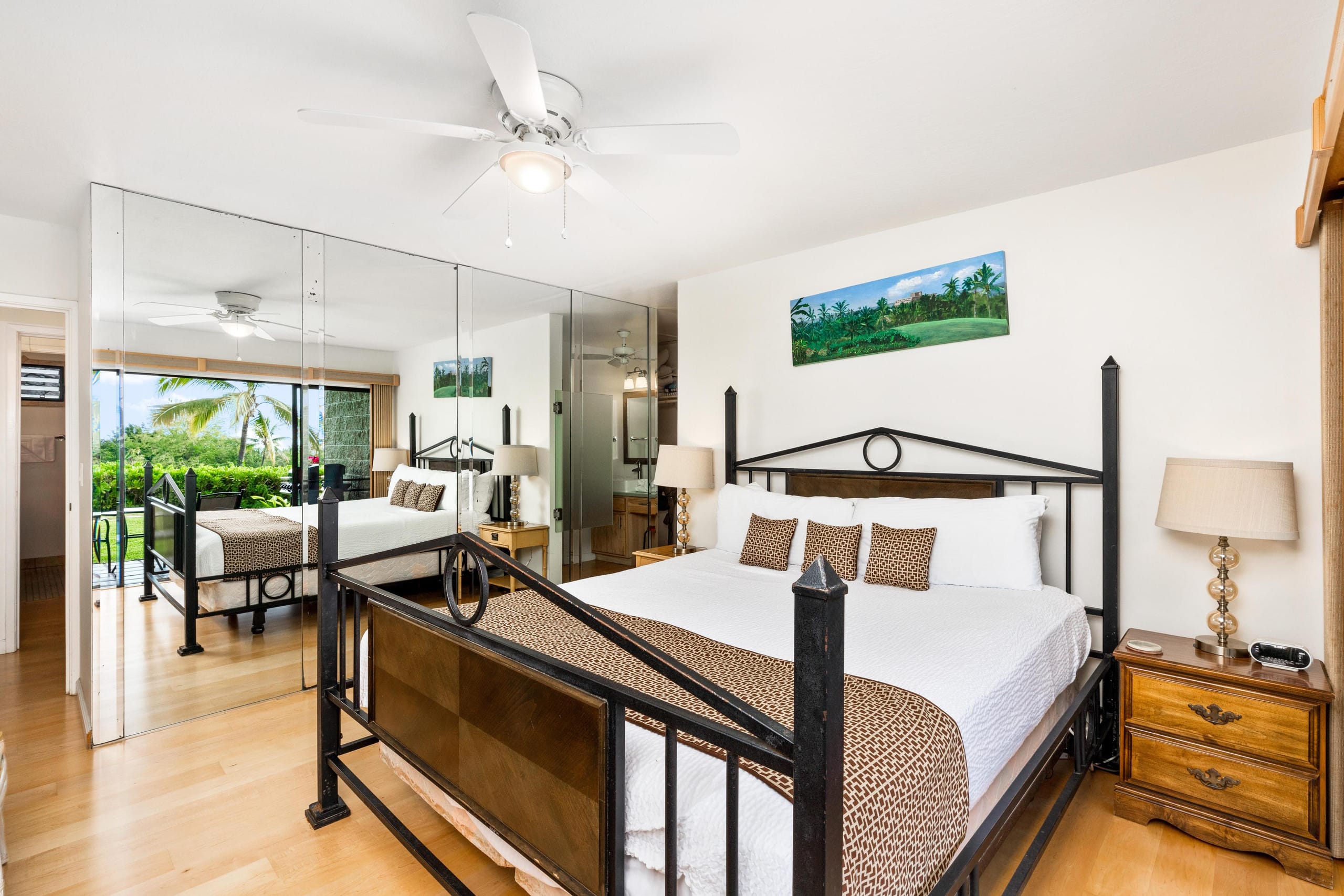 Condo in Kailua-Kona · ★4.47 · 2 bedrooms · 3 beds · 2.5 baths - Image 7
