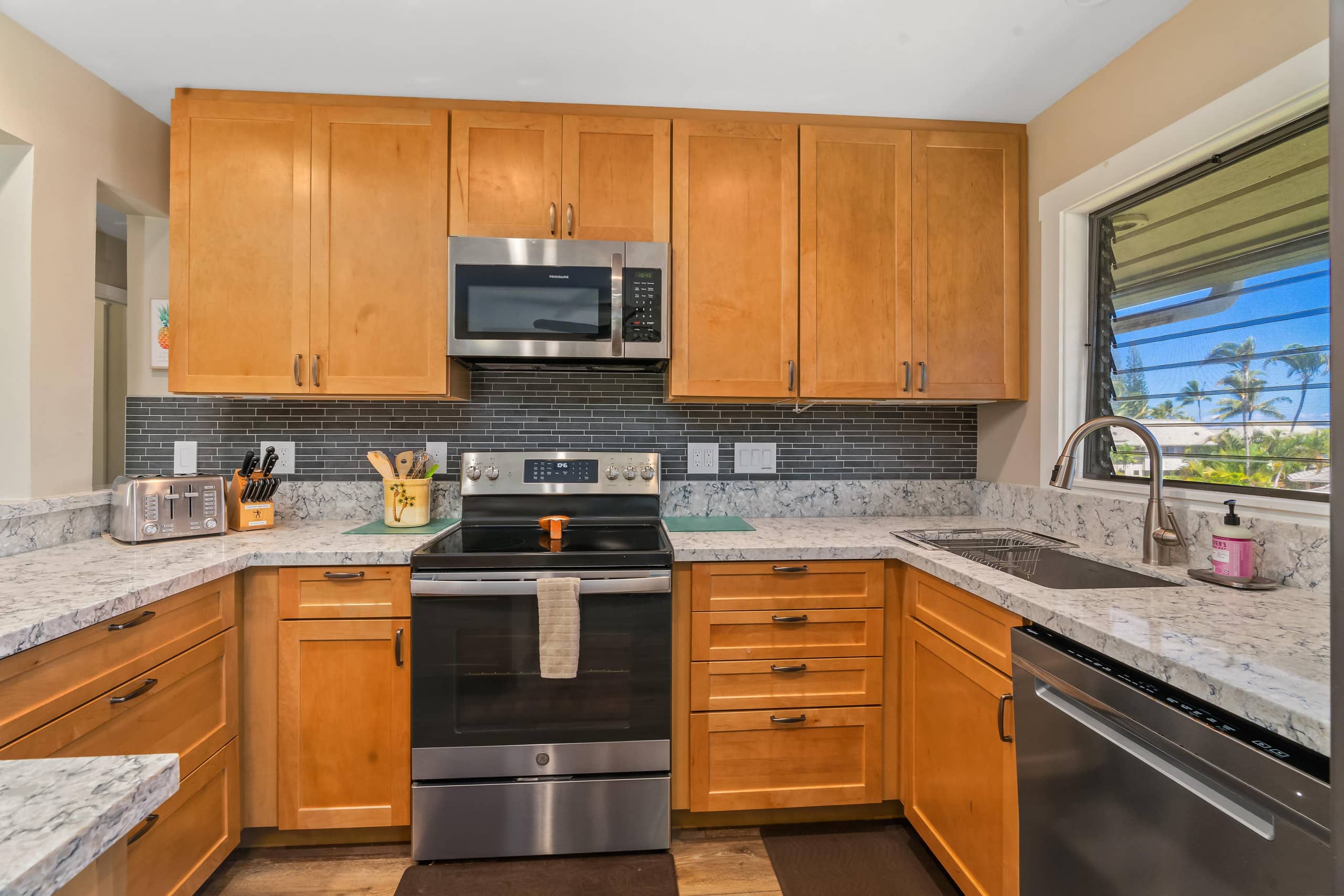Condo in Princeville · ★4.94 · 2 bedrooms · 2 beds · 2 private baths - Image 11
