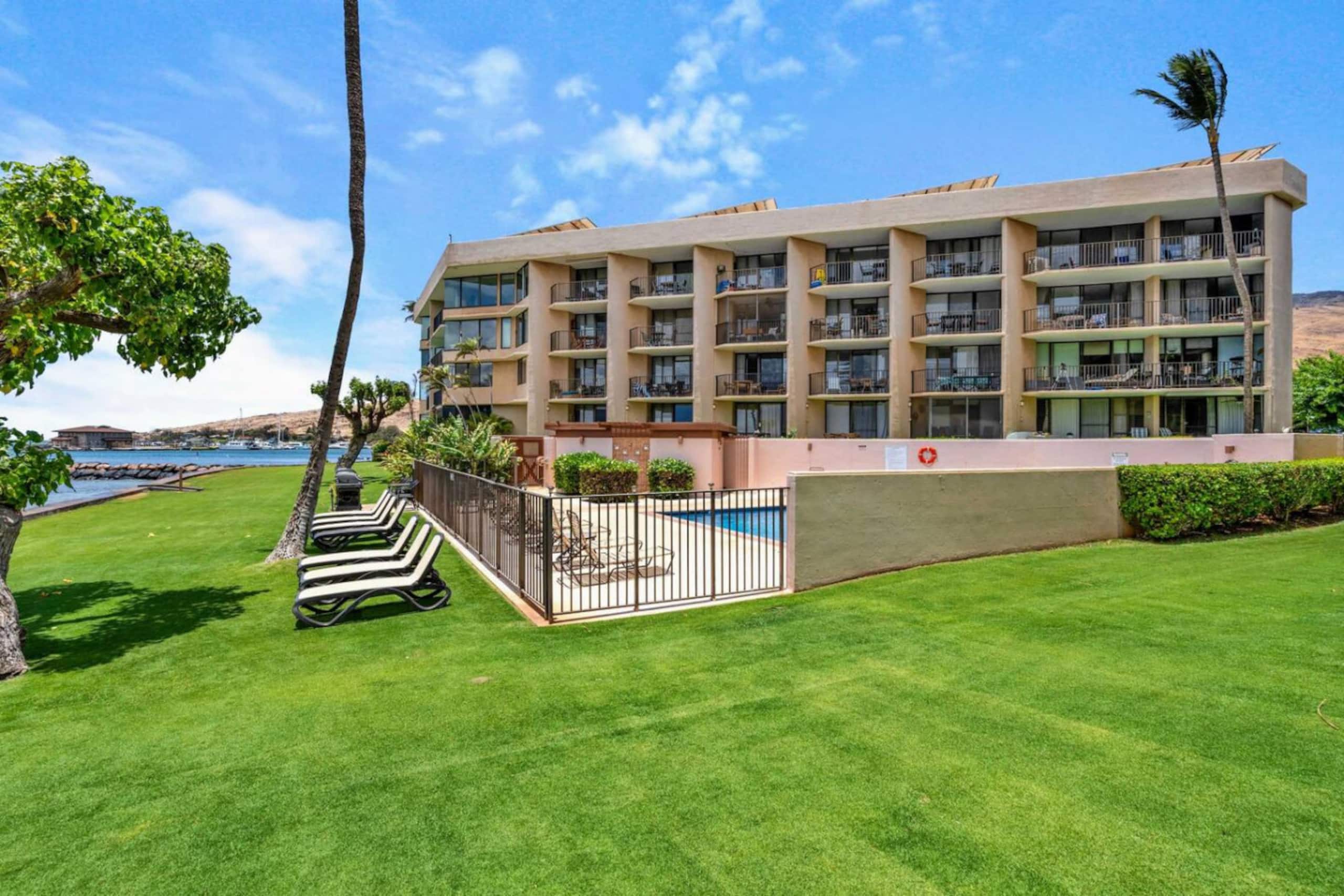 Condo in Wailuku · ★4.81 · 1 bedroom · 2 beds · 1 bath - Image 30