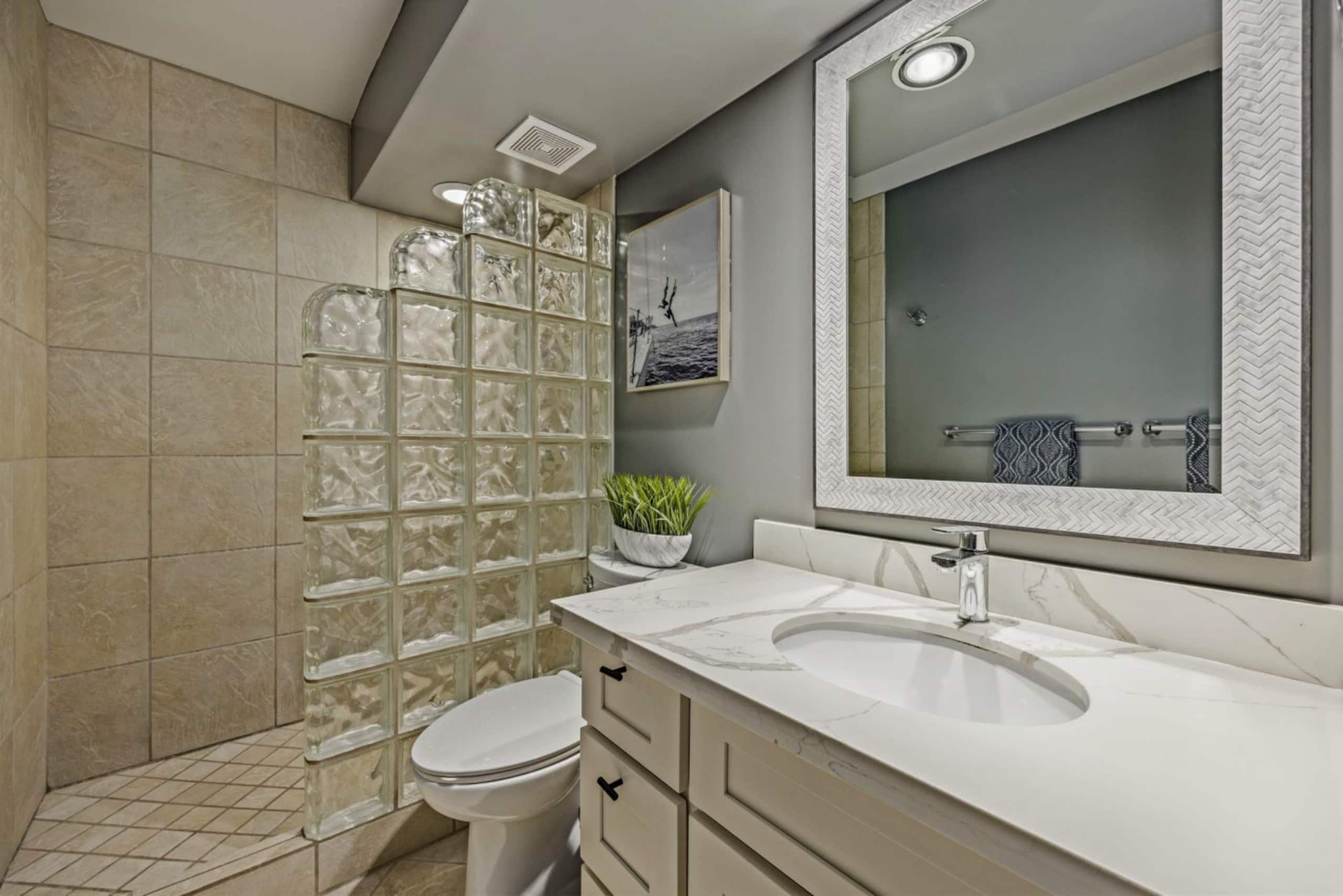 Condo in Wailuku · ★4.81 · 1 bedroom · 2 beds · 1 bath - Image 12