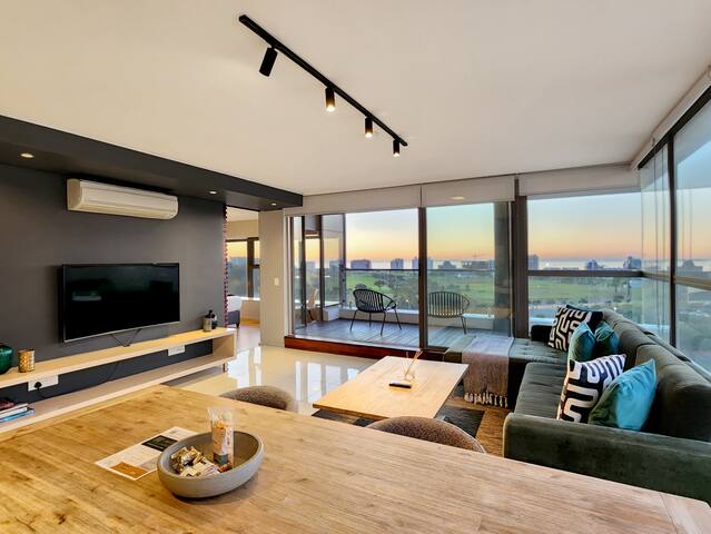 Stylish 2 Bed, Pool & Stadium views, Green Point gallery image 4