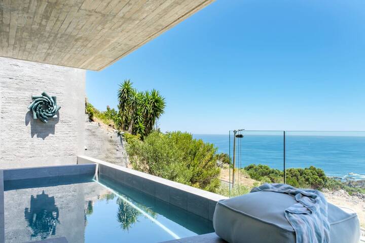 Magnificent Camps Bay Apartment (Villa Mirto) gallery image 4