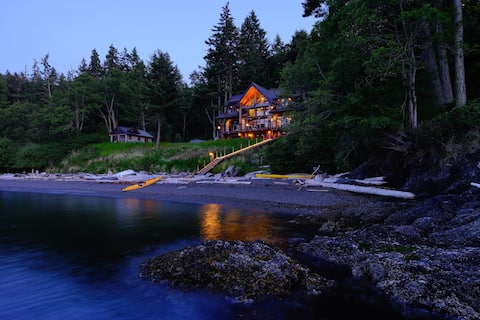 IDEAL Beachfront  Retreat . Experience . Gorgeous!