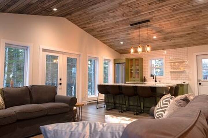 Poplar Retreat – with hot tub.