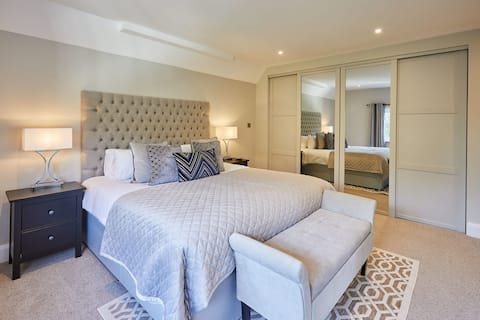 Host & Stay | White Lodge