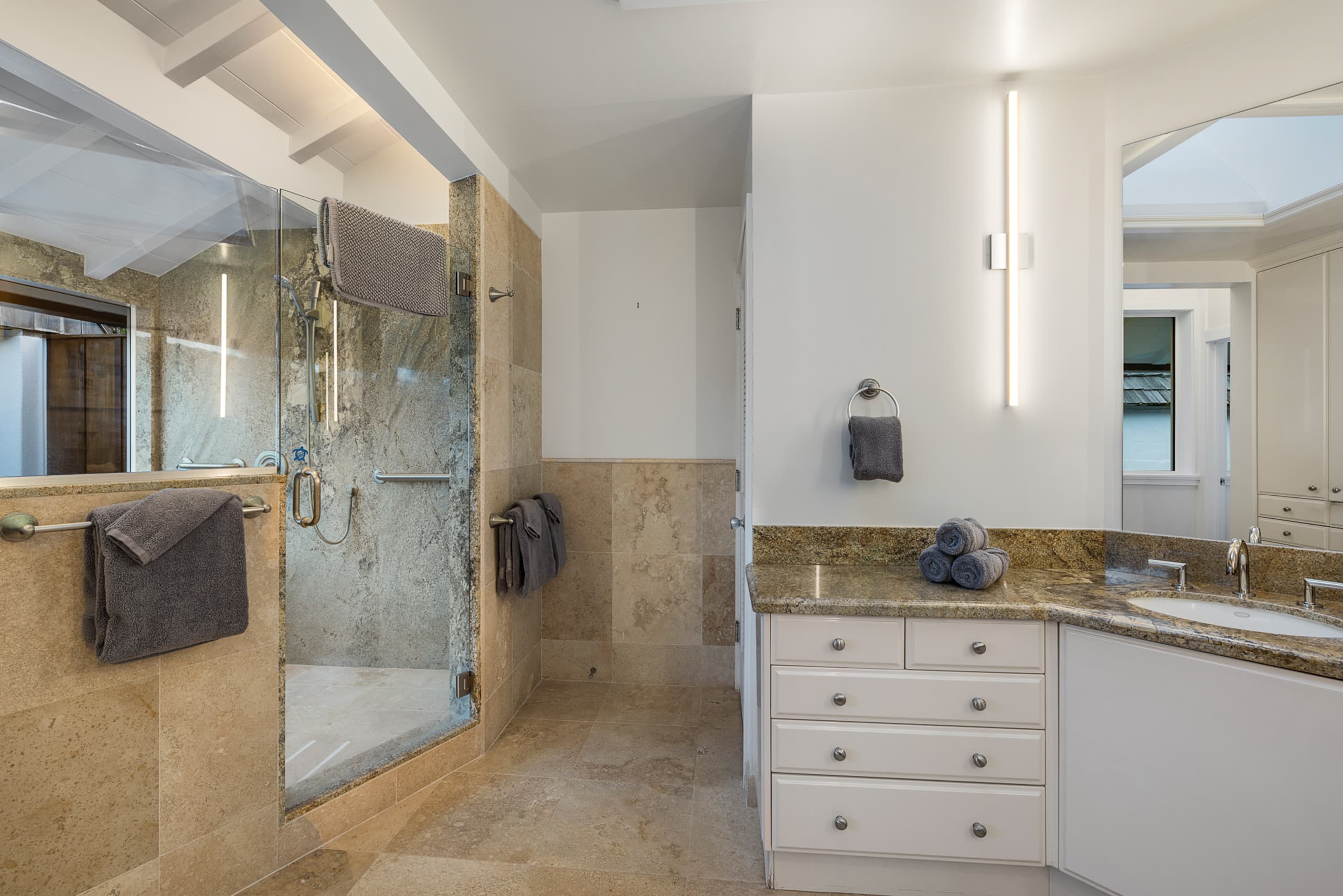 Home in Kailua · ★5.0 · 3 bedrooms · 6 beds · 3 private baths - Image 27