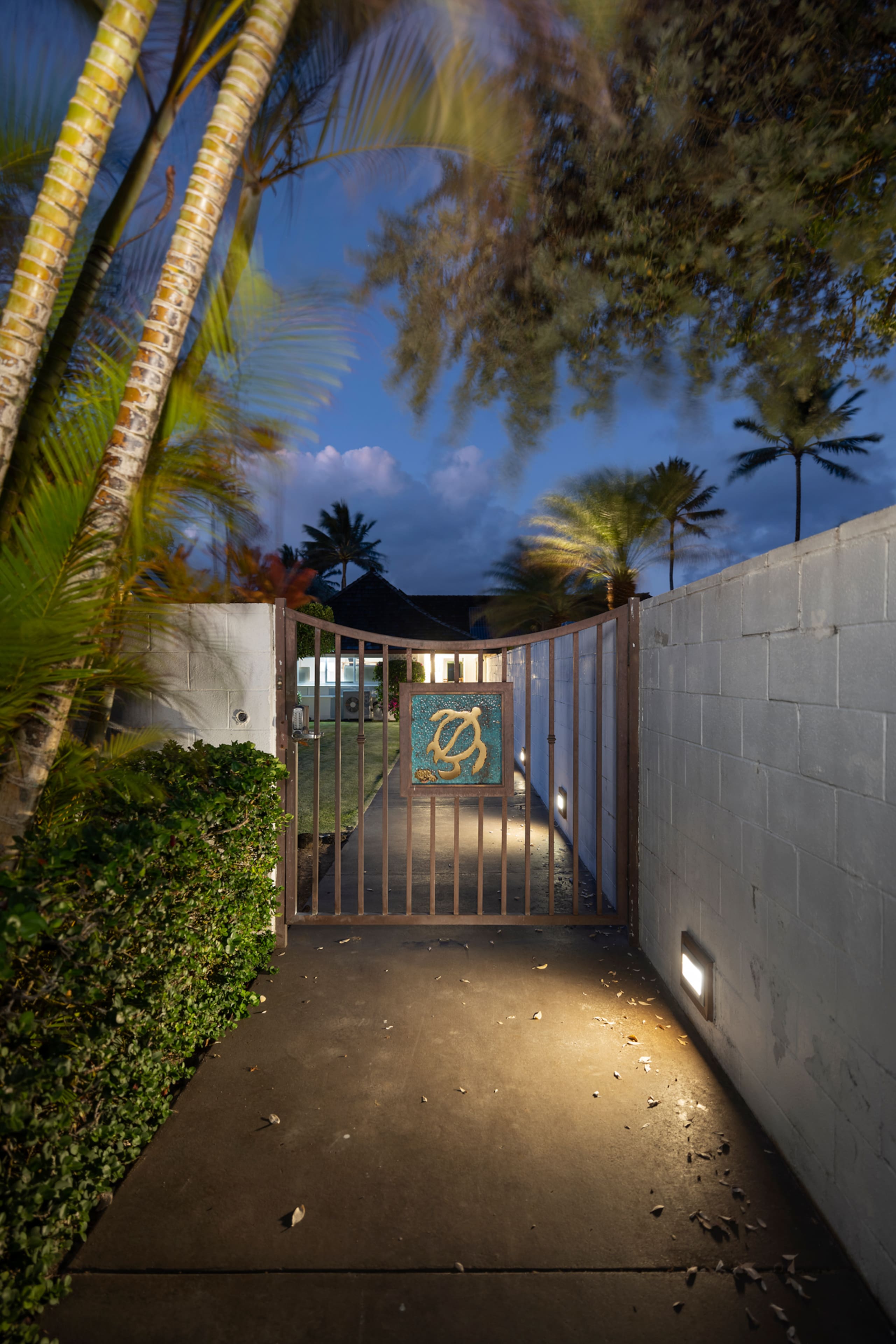 Home in Kailua · ★5.0 · 3 bedrooms · 6 beds · 3 private baths - Image 39