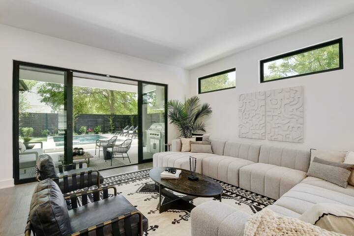 Modern Luxury Ranch | Heated Pool gallery image 4