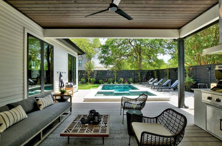 Modern Luxury Ranch | Heated Pool gallery image 2