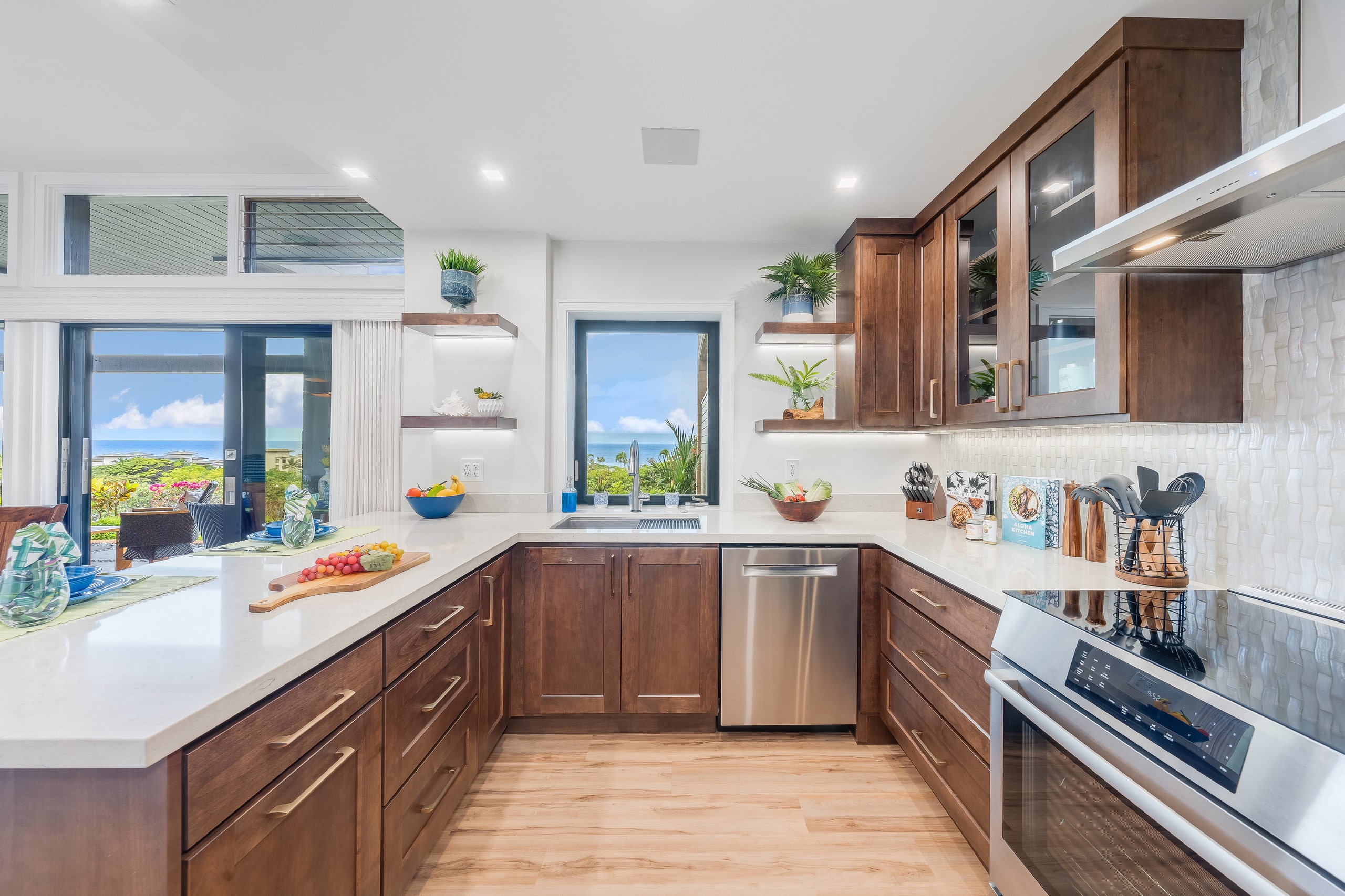 Condo in Lahaina · ★5.0 · 1 bedroom · 2 beds · 2 baths - Image 7
