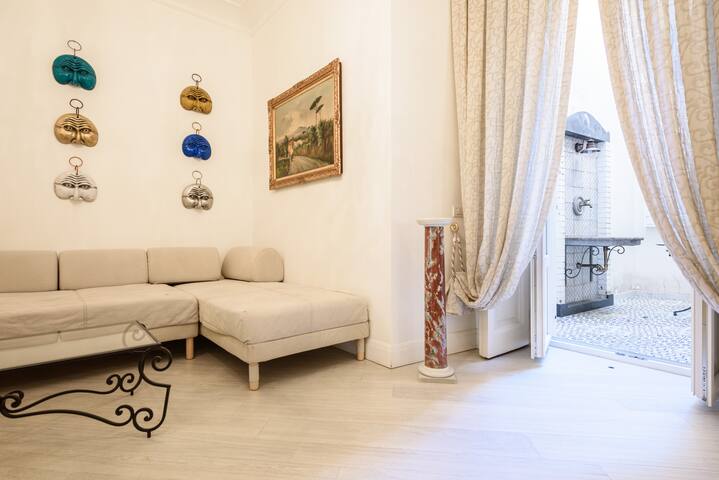 Palazzo dello Spagnolo Suite gallery image 4