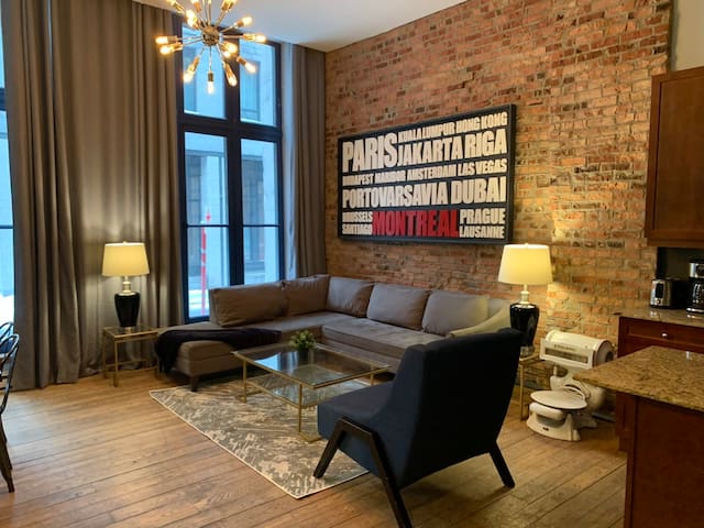 Lovely Old Montreal 4BR & 2 floors loft Hotel