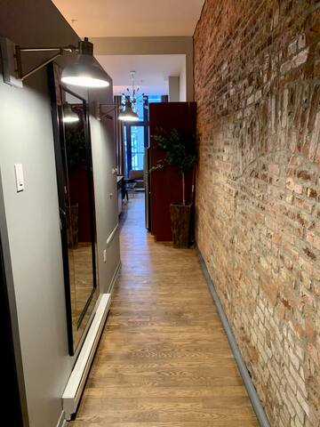 Lovely Old Montreal 4BR & 2 floors loft Hotel gallery image 5