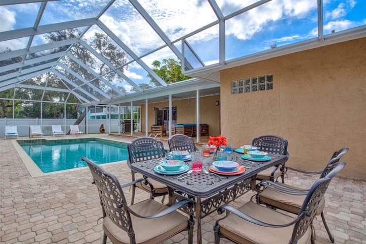 Palma Sola Bay Gem Heated Pool Near Img! - Holmes Beach, FL