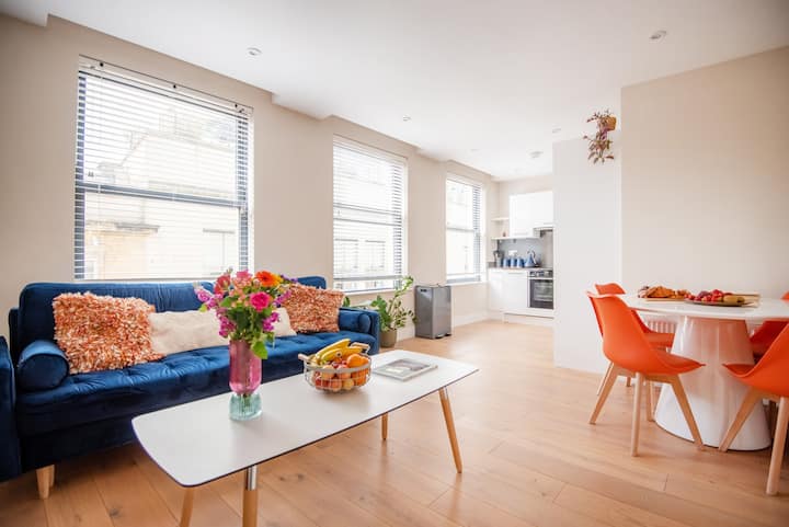 John Street- Modern Central One Bed Apartment - Bradford-on-Avon