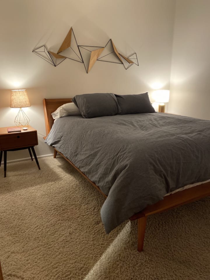 Მეორე საძინებელი - დედოფალი