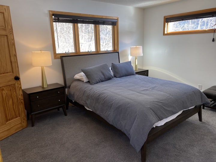 Ძირითადი საძინებელი - დედოფალი