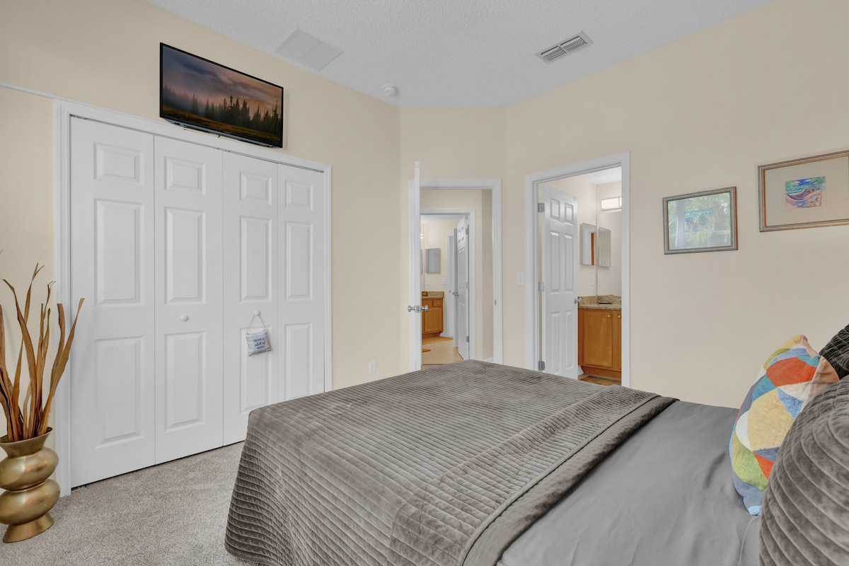 27-8519 Sunrise Key Dr - 2nd Master 2