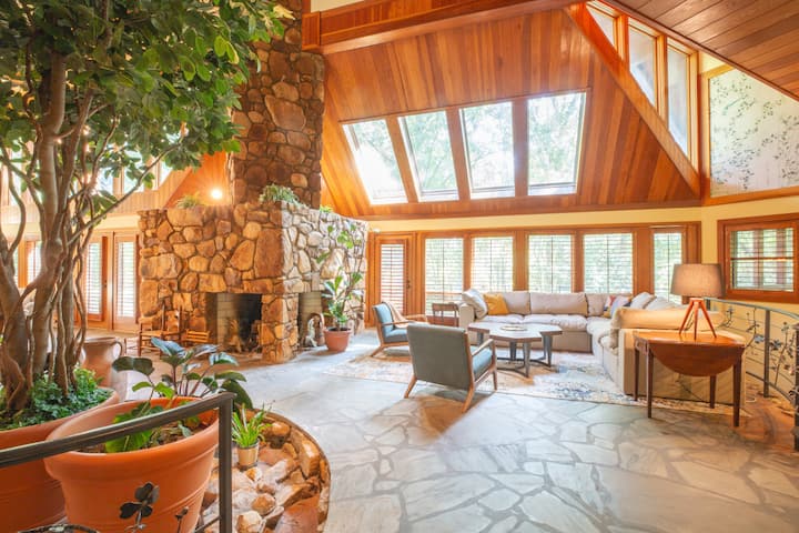 Spacious Wooded Retreat, Every Bedroom Ensuite - Chapel Hill, NC