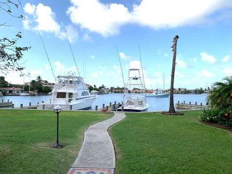 Bay View#7 a 3-bed, 3.5-bath condo in Rodney Bay