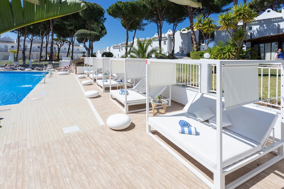 Beautiful sunny townhouse - great hotel facilities 5