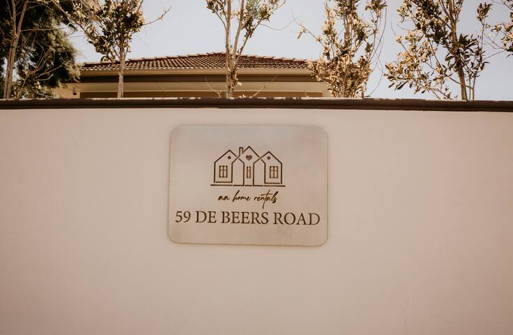 Spacious home with pool 200M from beach. gallery image 3