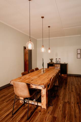 Spacious home with pool 200M from beach. gallery image 5