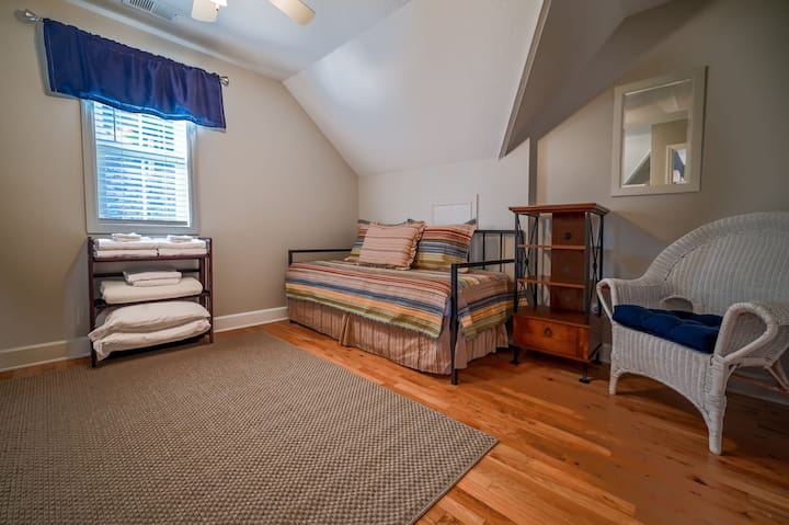 Fun Double Trundle Bedroom.  Perfect for kids.  Can convert to a King & Trundle Bed