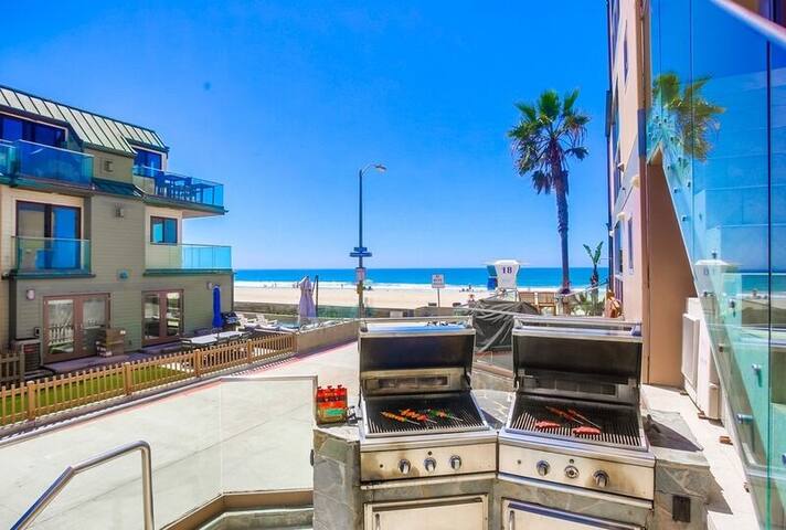 Ocean Front + 2 Private View Decks in Heart of MB gallery image 4