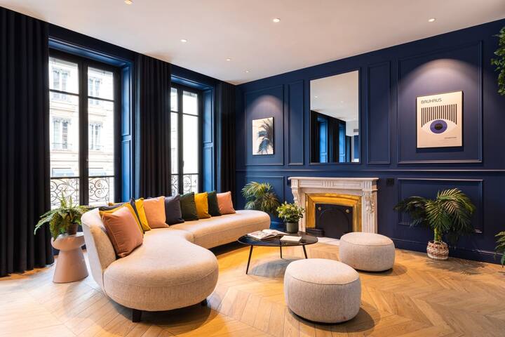 Authentic Apartment (2BedR & 2BathR) – MOHOM gallery image 4