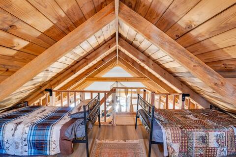 Rustic Retreat Near Sardis Lake | Summer Getaway