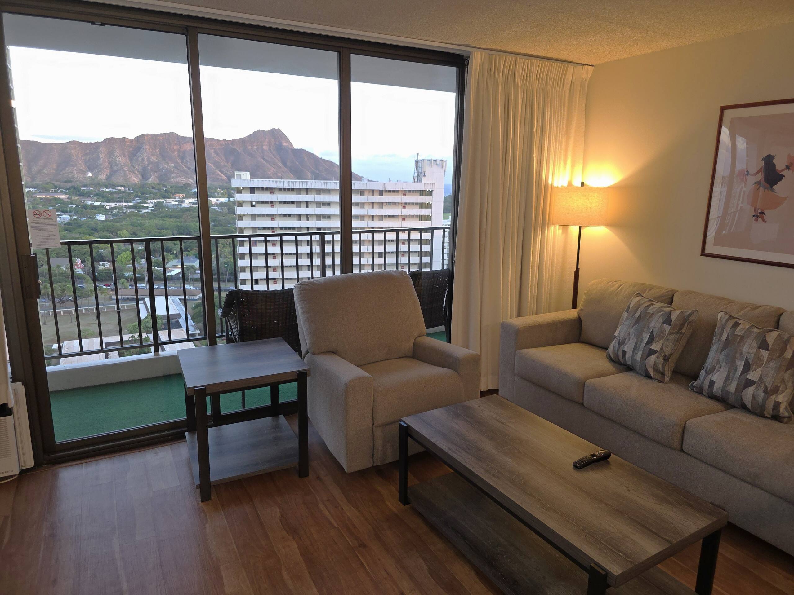 Condo in Honolulu · ★4.56 · 1 bedroom · 3 beds · 1 private bath - Image 18