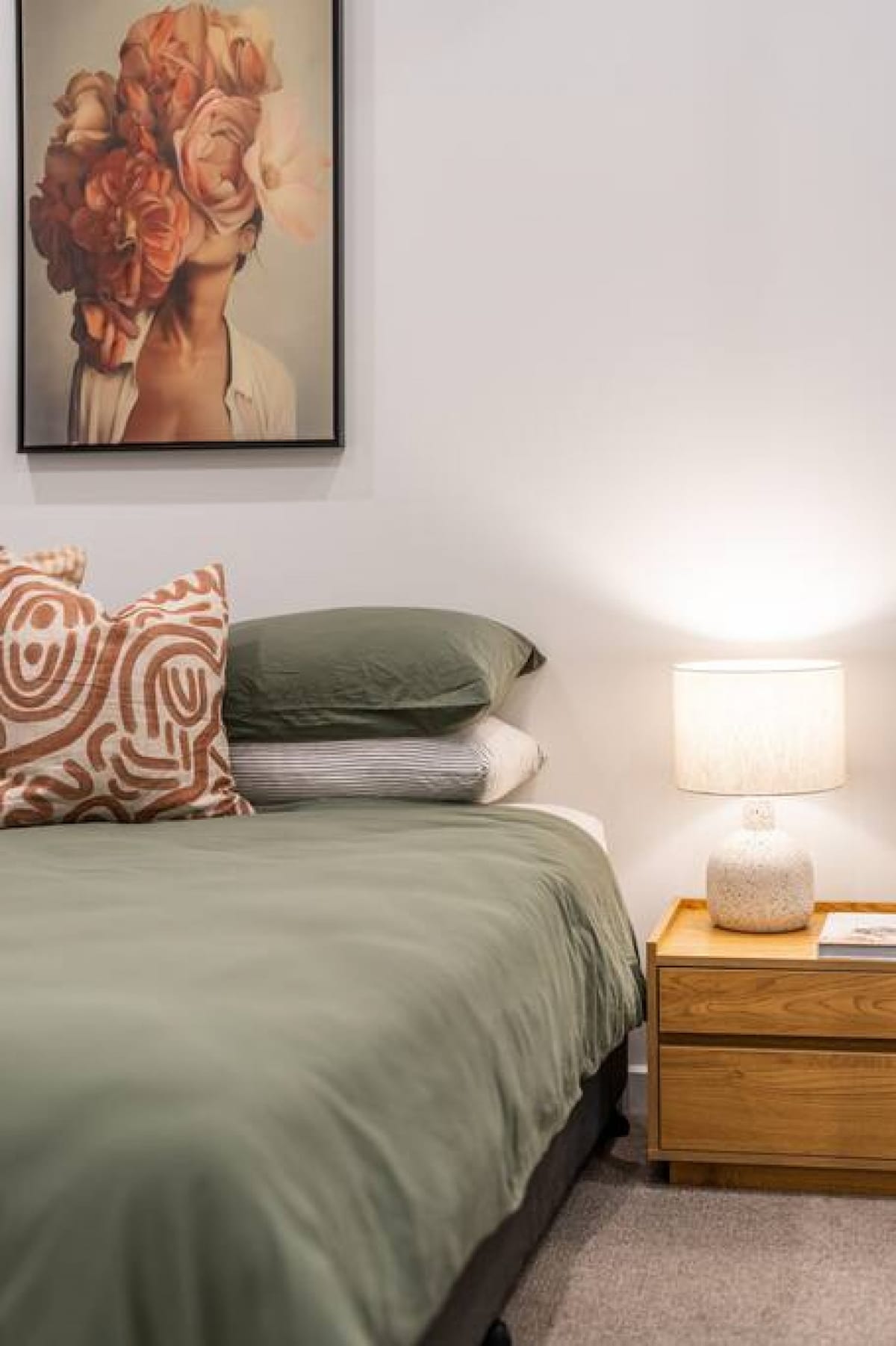 3号卧室配备加大双人床或2张单人床