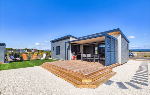 Gorgeous home in Olonzac with kitchen