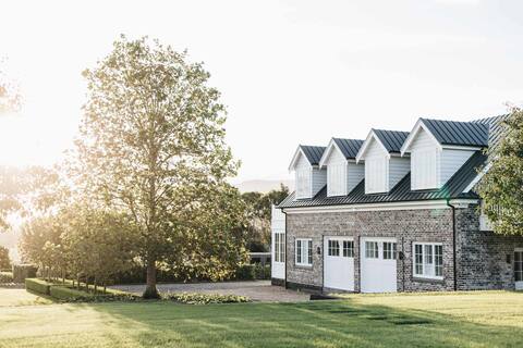 Linnaeus Farm, Berry - by Linnaeus Collection
